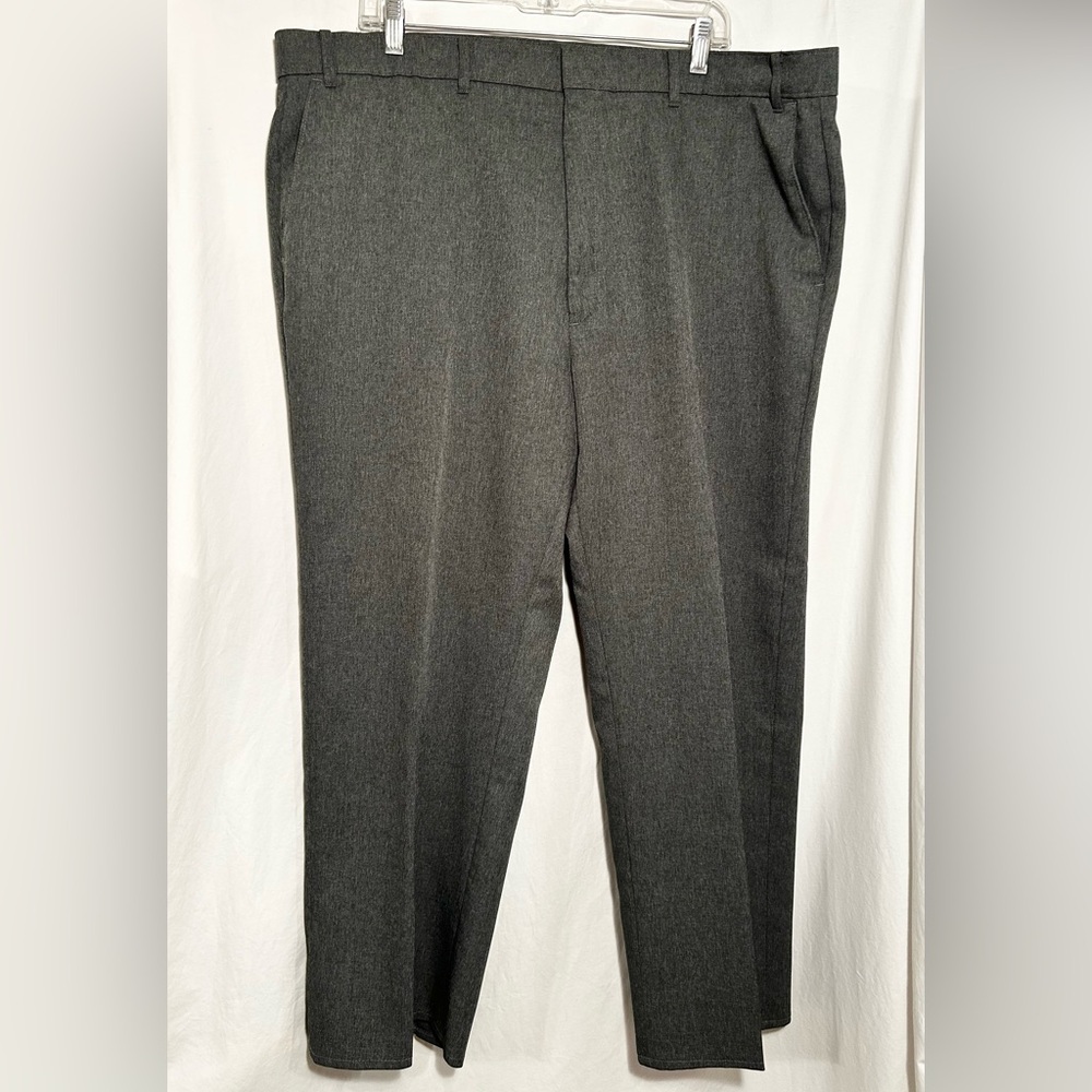 MENS 43 1/2 X 27 ACTION SLACKS BY LEVI STRAUSS GRAY FLAT FRONT DRESS PANTS